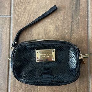 Michael kors clutch